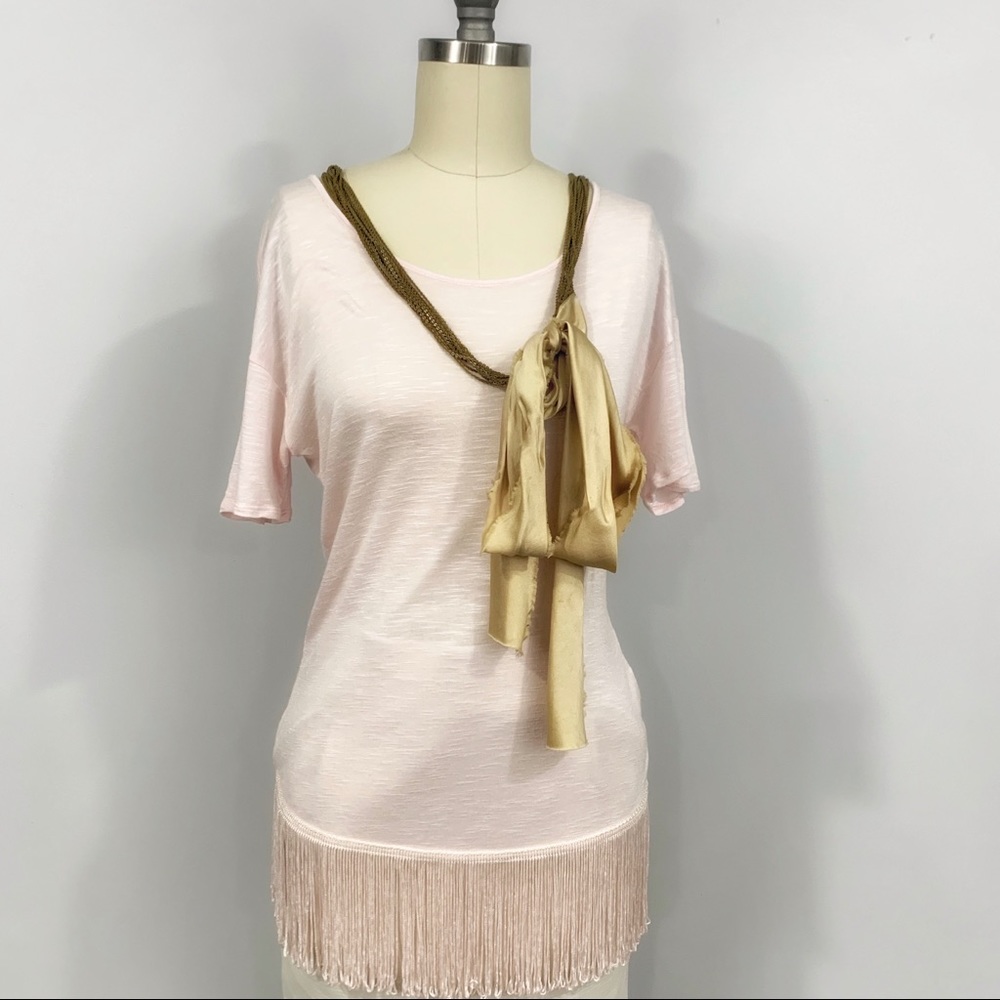 • GIANNI BINI • light pink fringe tee •